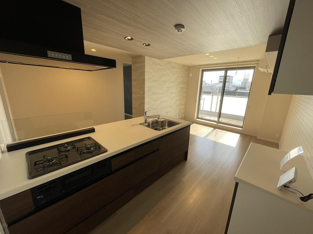 居室・リビング　15帖のLDKです♪南面で日当たり良好♪