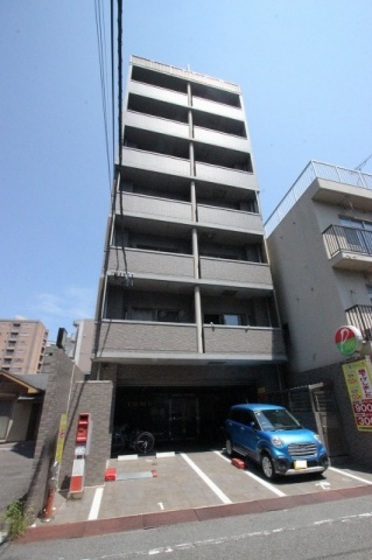広島市南区金屋町のマンションの建物外観