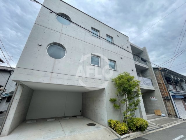 大阪市住吉区帝塚山東のマンションの建物外観