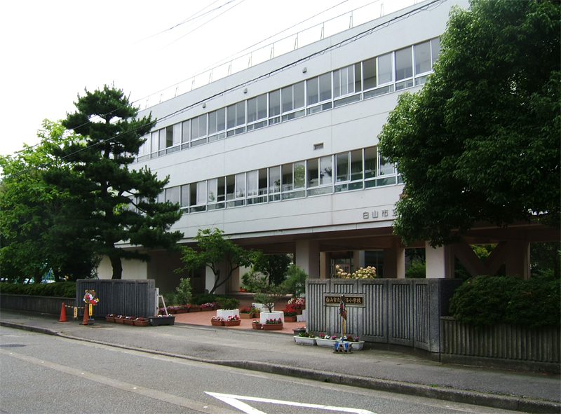 【サンセールの小学校】