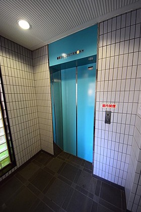 ＪＲ京浜東北線 東神奈川駅 徒歩12分 11階建 築38年の外観写真