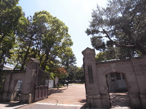 【北九州市戸畑区小芝のマンションの大学・短大】