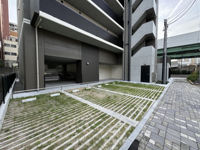 【S-RESIDENCE堀田NorthIIの駐車場】