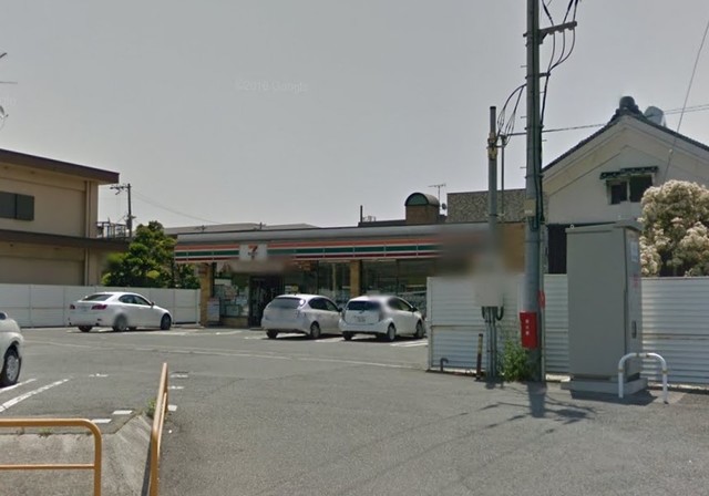 コンビニ　セブンイレブン神戸伊川谷皆竹店（コンビニ）まで563m