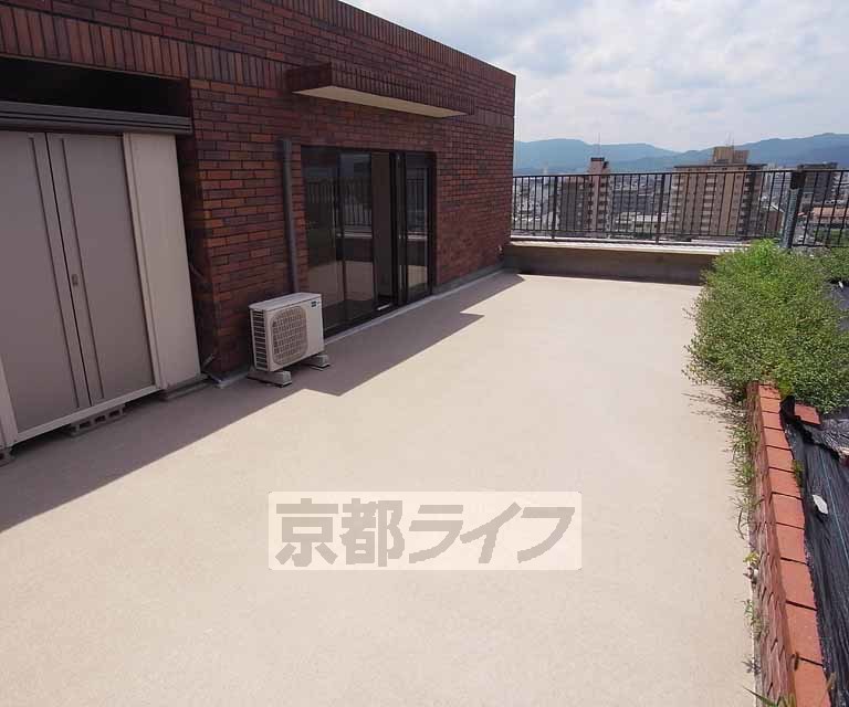 【京都市下京区西七条掛越町のマンションのバルコニー】