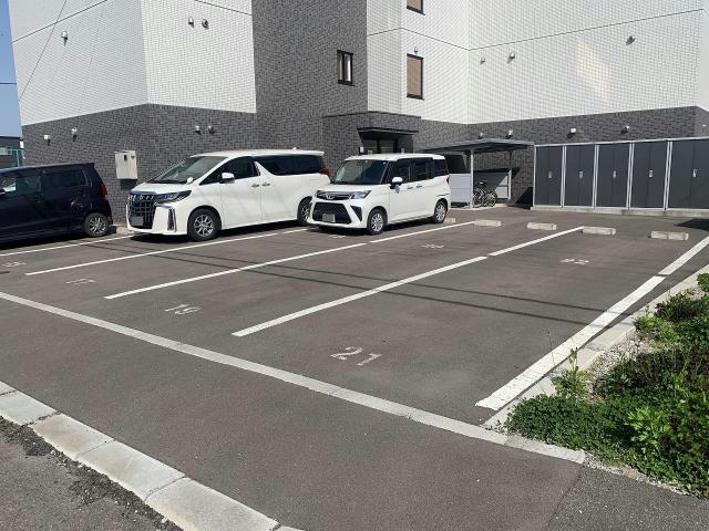 【レイの駐車場】