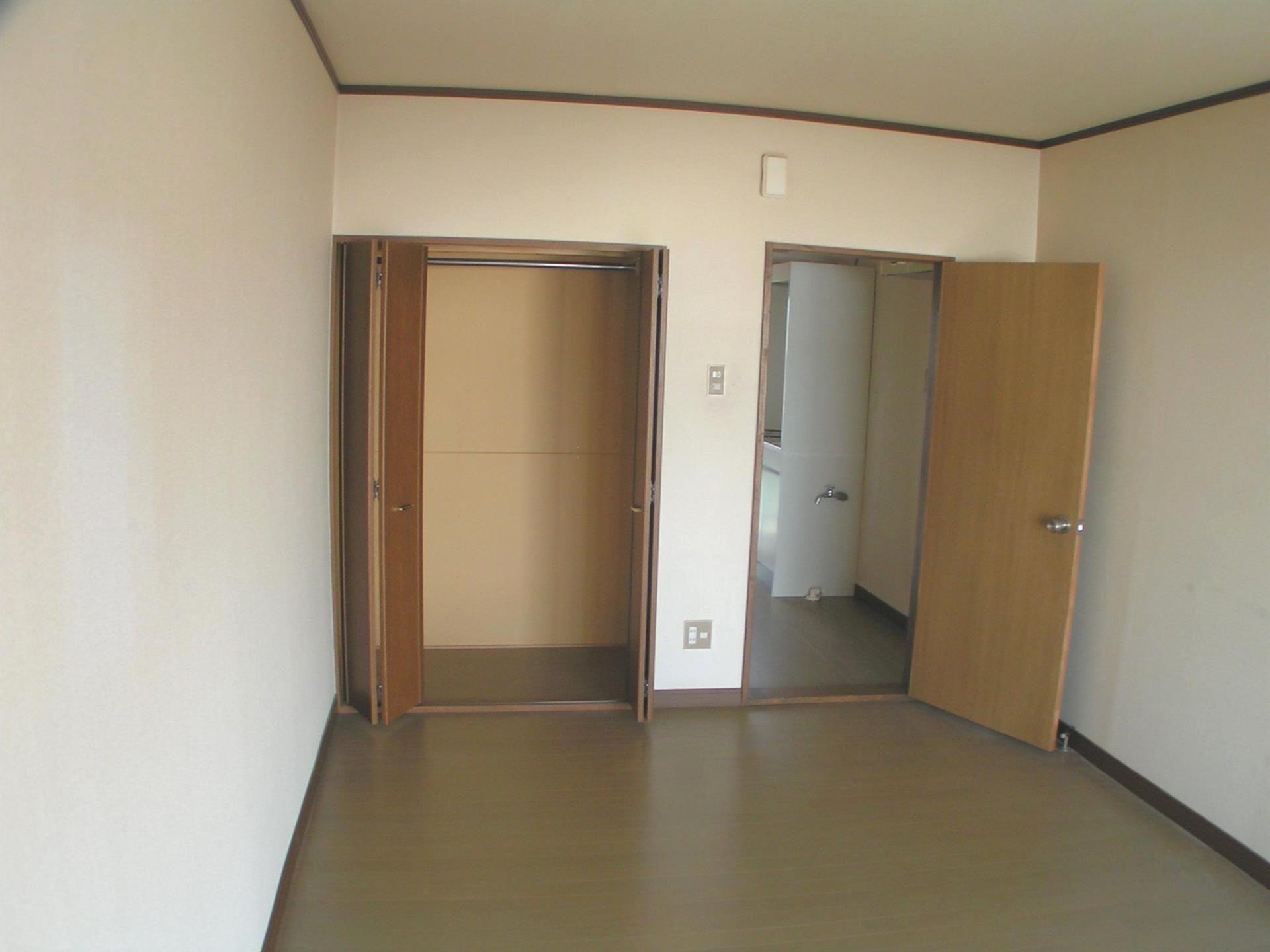 その他　ハンガーパイプ付きのクローゼットです☆