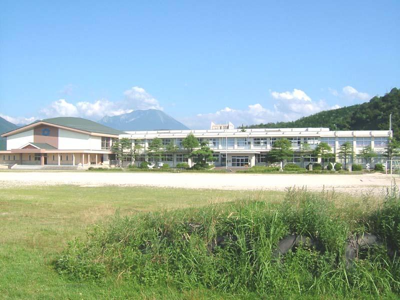 小学校　淀江小学校（小学校）まで3200m