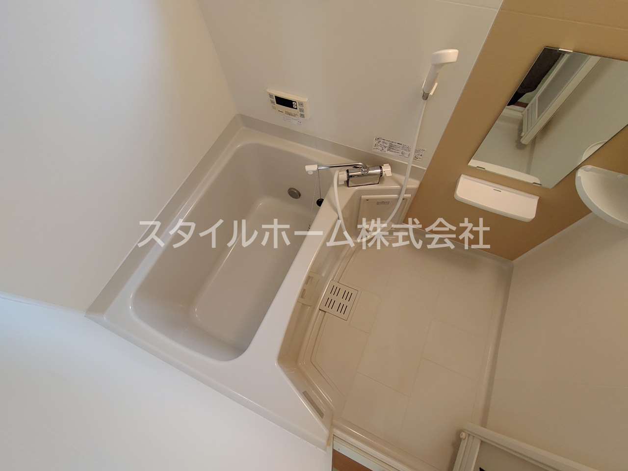 バス・シャワールーム　別部屋写真です。