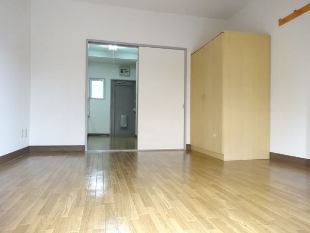 居室・リビング　洋間