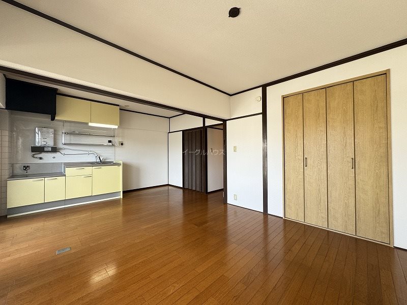 居室・リビング　別部屋写真使用