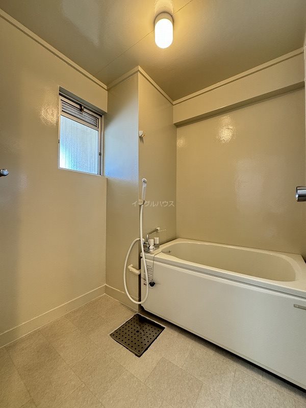 バス・シャワールーム　別部屋写真使用