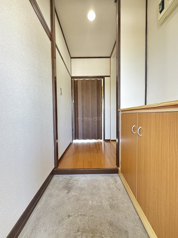 玄関　別部屋写真使用