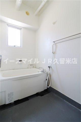 バス・シャワールーム　コンパクトで使いやすいお風呂です