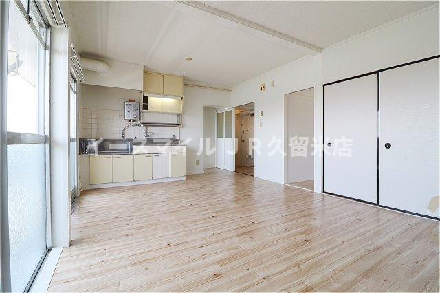 居室・リビング　こちらのリビングで趣味の時間をお楽しみください