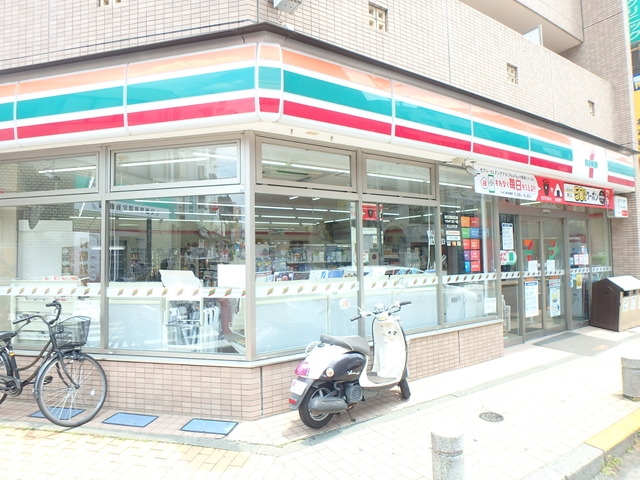 コンビニ　セブンイレブン町田成瀬駅南口店（コンビニ）まで363m