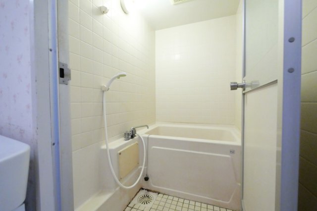 バス・シャワールーム　日々の疲れを癒すお風呂付です