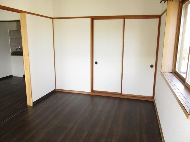 居室・リビング　居室は2面に窓があります！