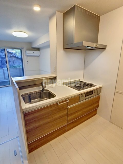 キッチン　写真は１０２号です。