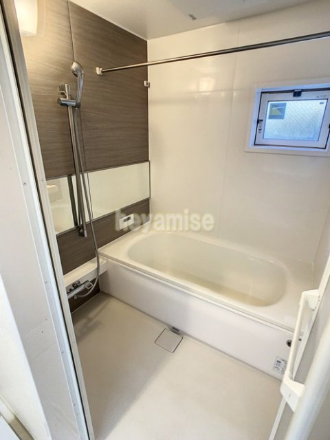 バス・シャワールーム　写真は１０２号です。