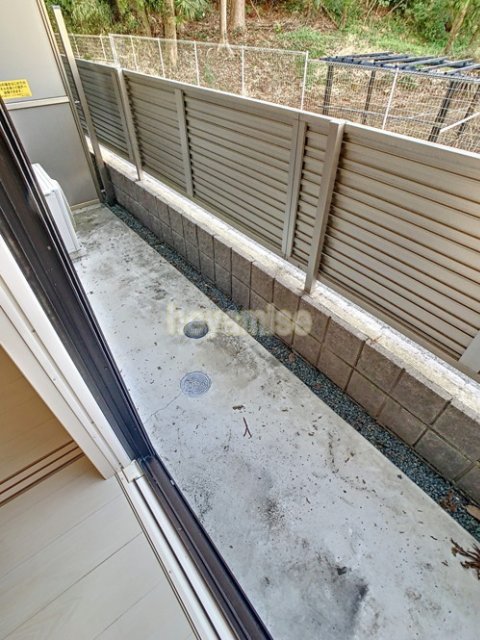 庭　写真は１０２号です。