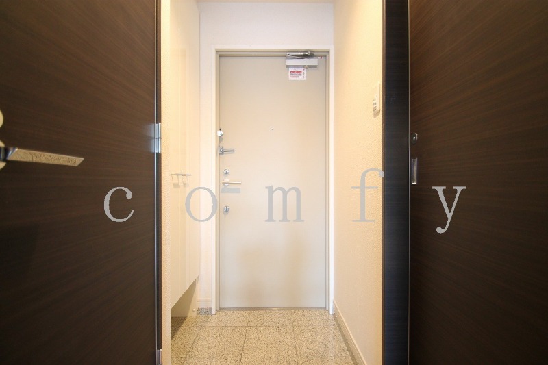 玄関　ダブルロックの玄関