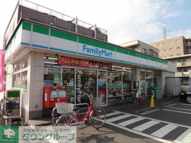 コンビニ　★ファミリーマート日吉本町駅前店★（コンビニ）まで550m