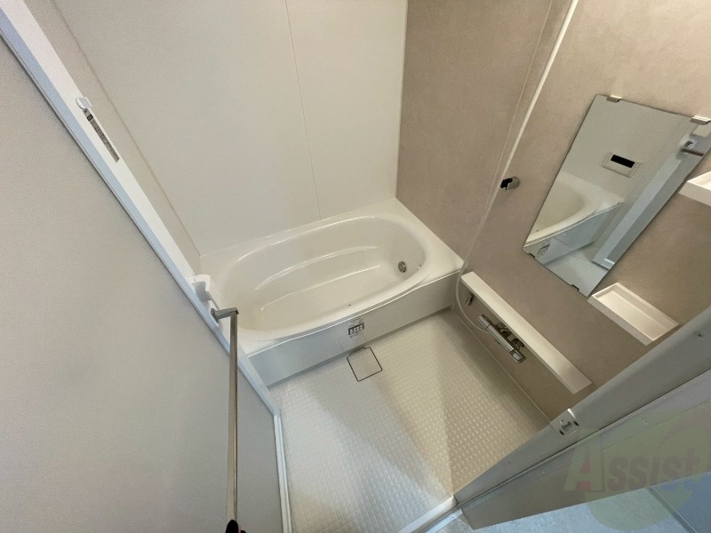 バス・シャワールーム　お風呂になります。一日の疲れを癒してくださいね。