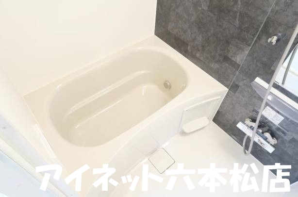 バス・シャワールーム　一日の疲れを癒せますね。