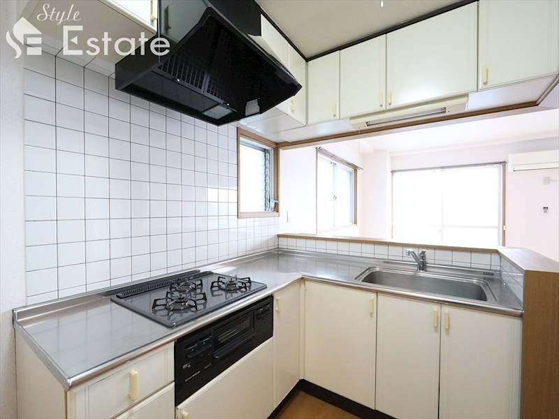 キッチン　キッチン（ガス３口コンログリル付き）