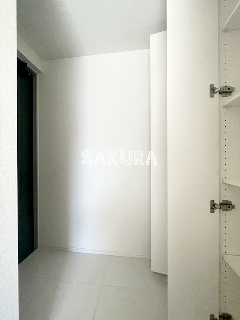 玄関　収納豊富なシューズボックスです♪