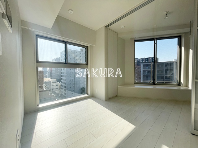 居室・リビング　こちらのリビングで趣味の時間をお楽しみください♪