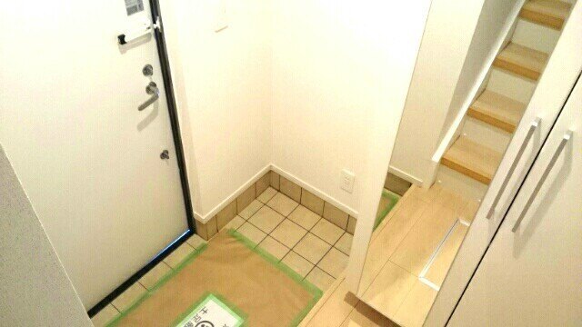 アイフラット日新IIの玄関写真