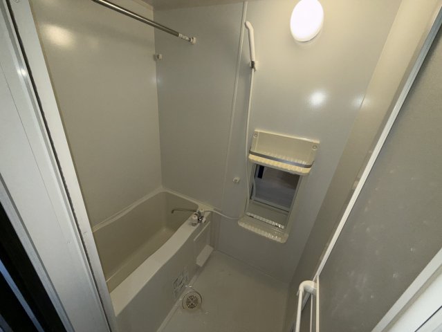 バス・シャワールーム　同物件別部屋写真