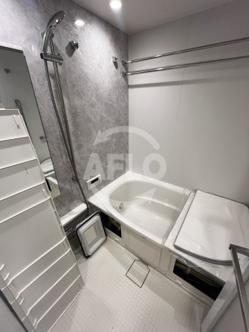 バス・シャワールーム　コンフォリア・リヴ博労町一丁目Q　浴室