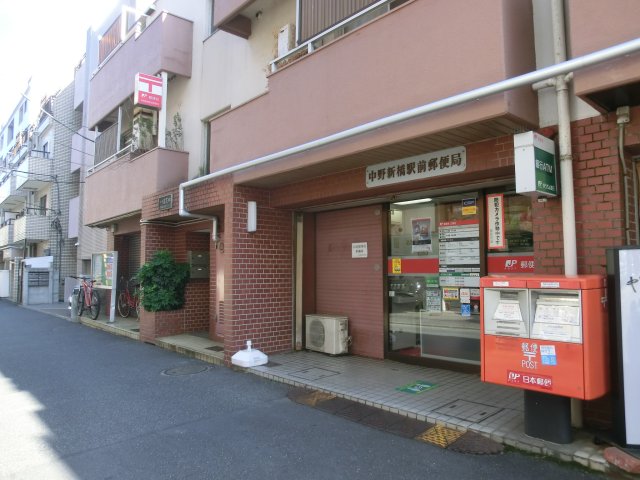 エントランス　落ち着いたエントランスです