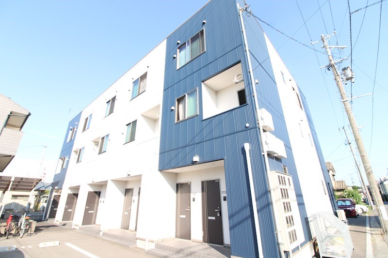 建物外観　築浅、ネット無料