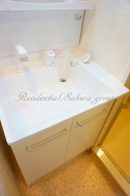 洗面設備　身支度に便利な洗面台！