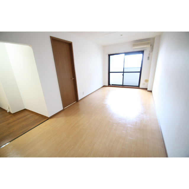 居室・リビング　※２０３にて撮影（現況優先）