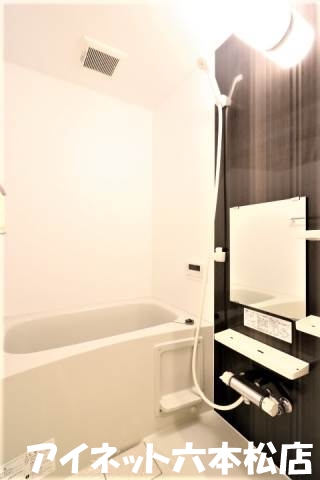 バス・シャワールーム　疲れはこちらで癒しましょう