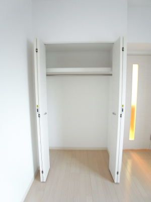 収納　ハンガーラック付きで楽々収納♪