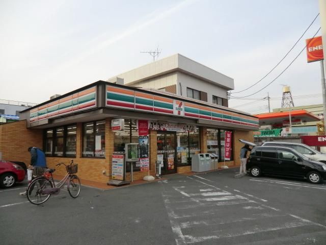 コンビニ　セブンイレブン（コンビニ）まで800m