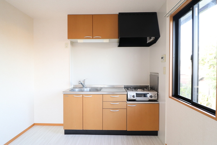 キッチン　コンパクトなキッチンで掃除もラクラク