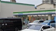 コンビニ　ファミリーマートサンズ原町田三丁目店（コンビニ）まで75m