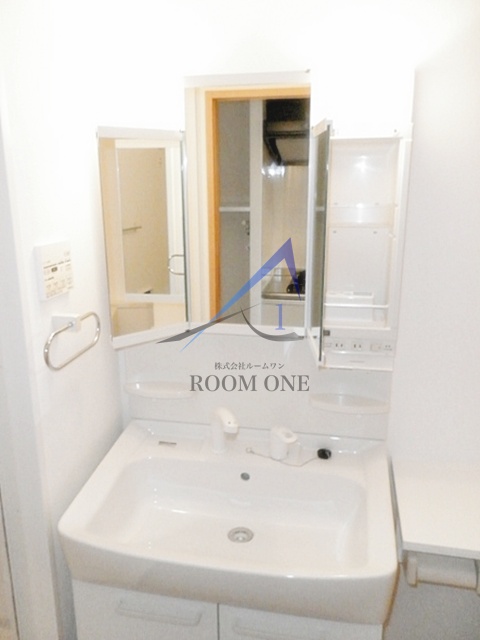 洗面設備　独立洗面台です。