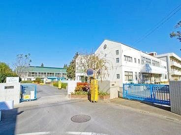 小学校　春日部市立桜川小学校（小学校）まで610m