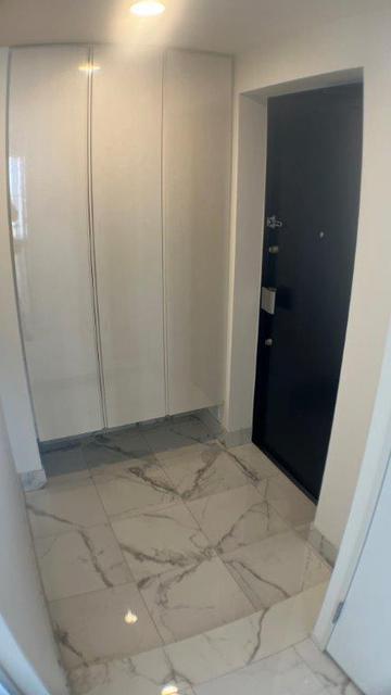 玄関　大理石タイル