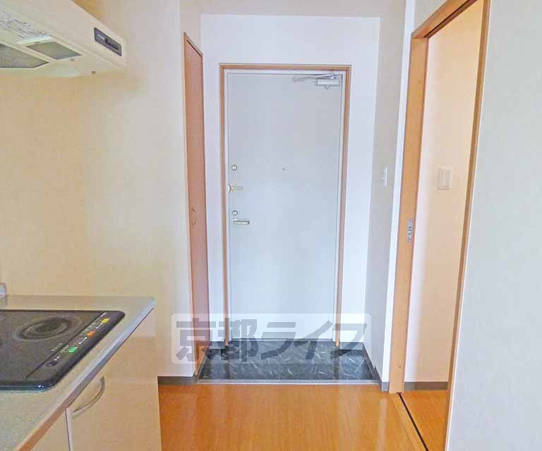 玄関　広々とした玄関です。