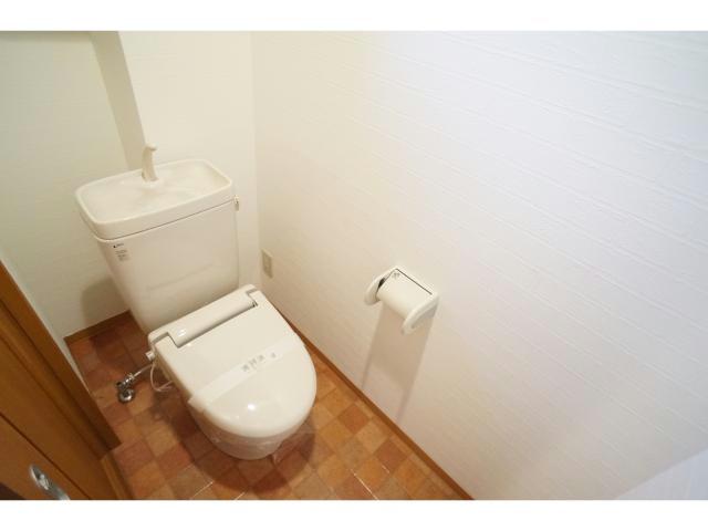 トイレ　シャワートイレに変更予定です！