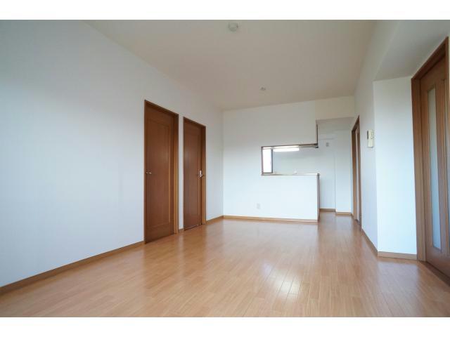 居室・リビング　広くゆとりのあるリビングです♪